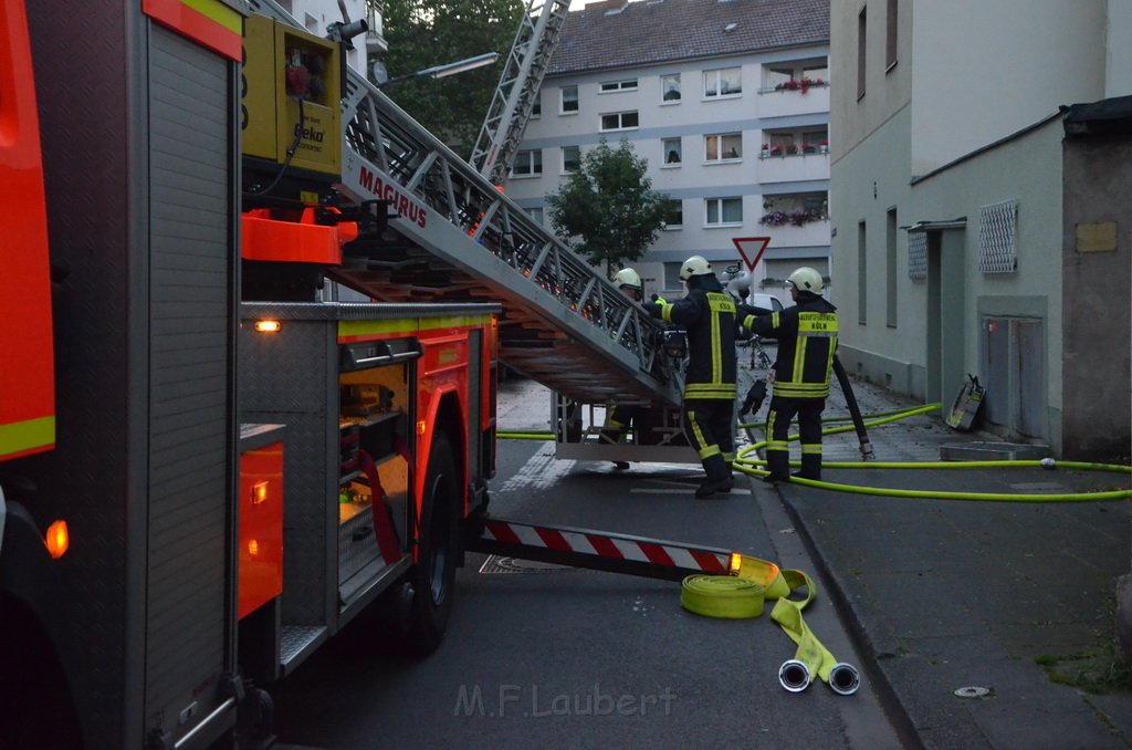 Feuer 3 Dachstuhl Koeln Buchforst Kalk Muelheimerstr P097.JPG
